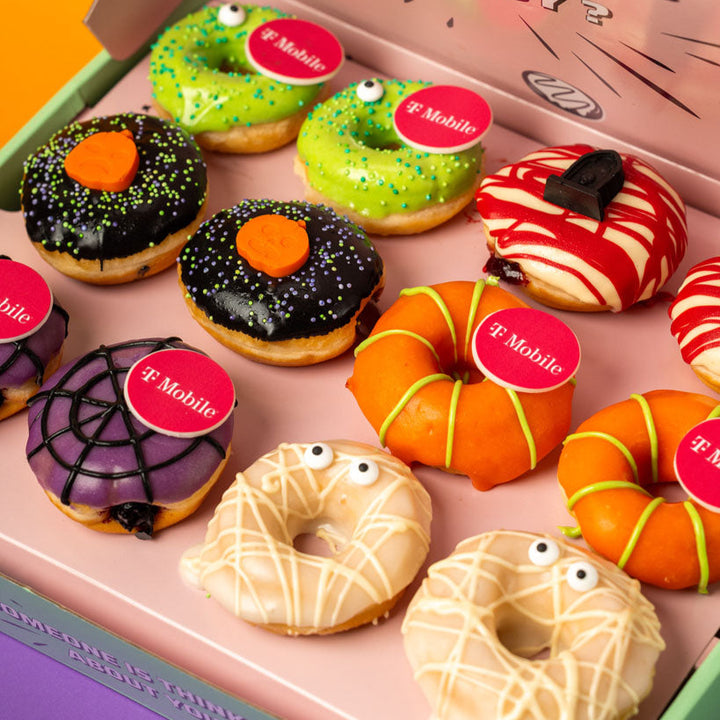 Halloween Office Box XL – 60 mini doughnuts with logo (VG)
