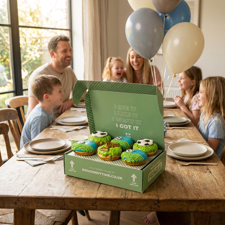 Football doughnut gift box (vegan)