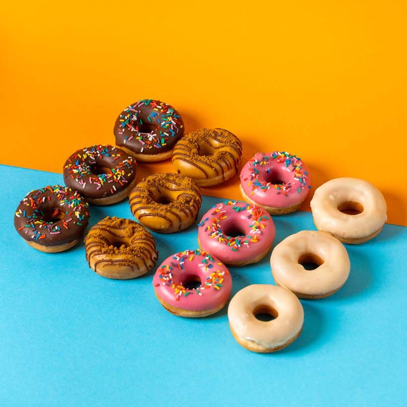 Caja de fiesta de mini donuts veganos (96 unidades)