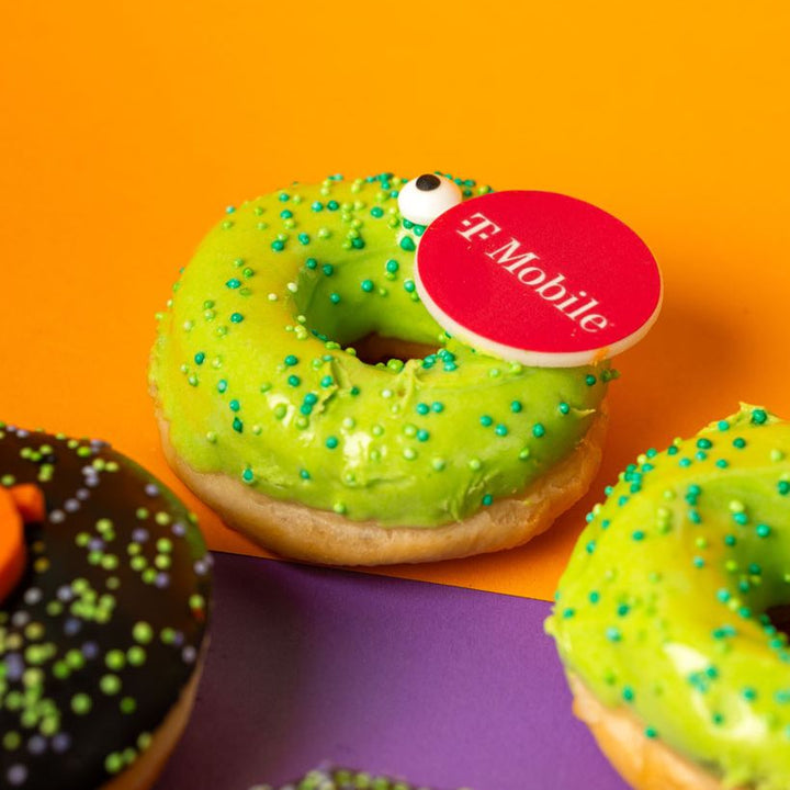 Halloween Office Box XL – 60 mini doughnuts with logo (VG)